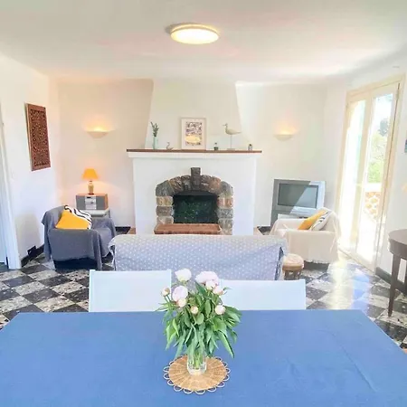 Villa à Proximité De La De L'almanarre Hyères